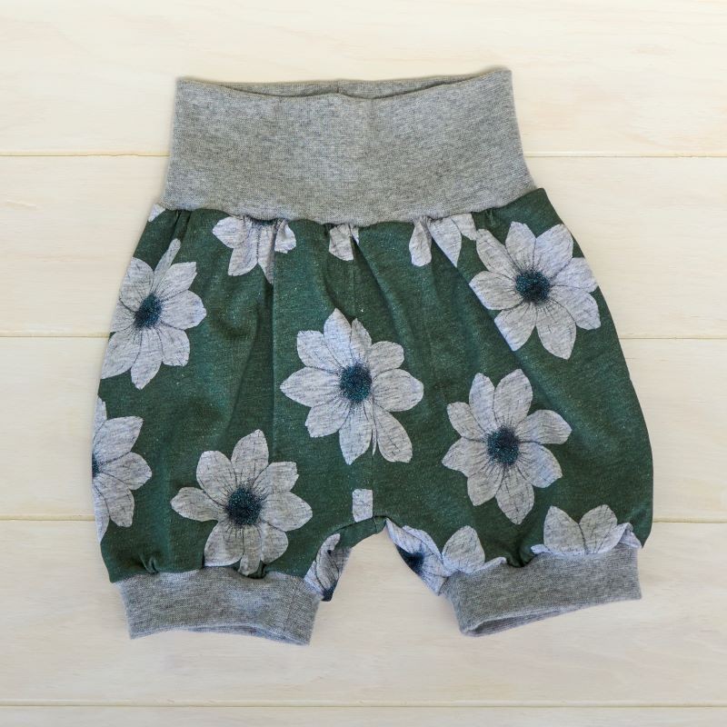Hose grosse Blumen Gr. 80-92
